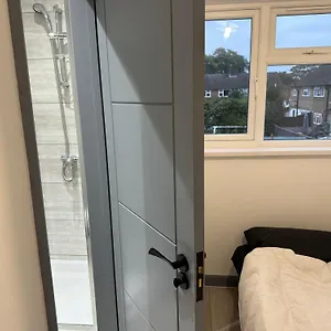 Guest house Hillingdon Residency